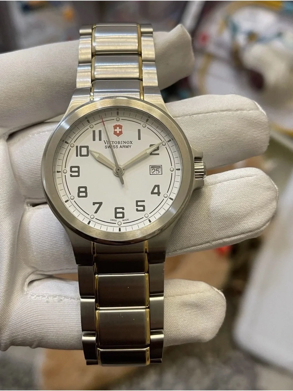 Victorinox Swiss Army Men's Watch 241277.CB Two Tone Class Analog White Dial
